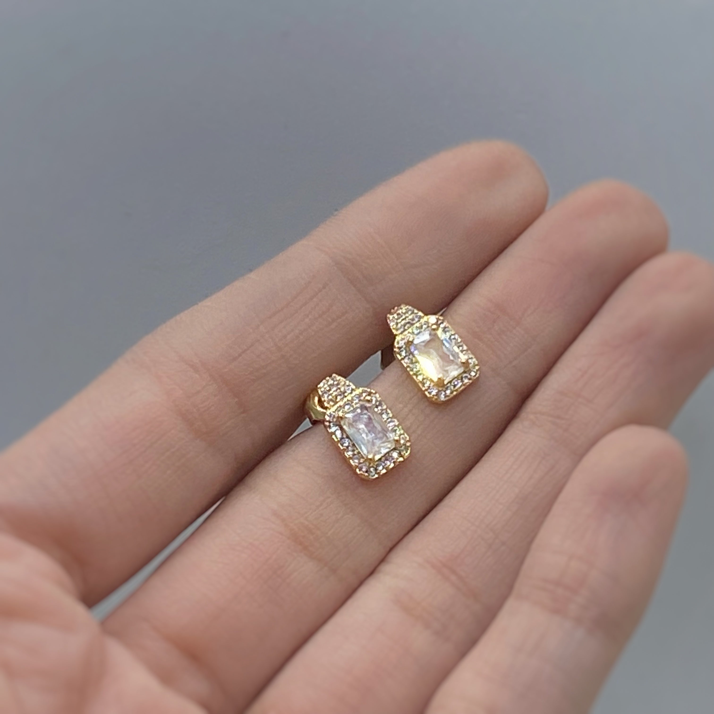 Aretes Zirconias Dorados