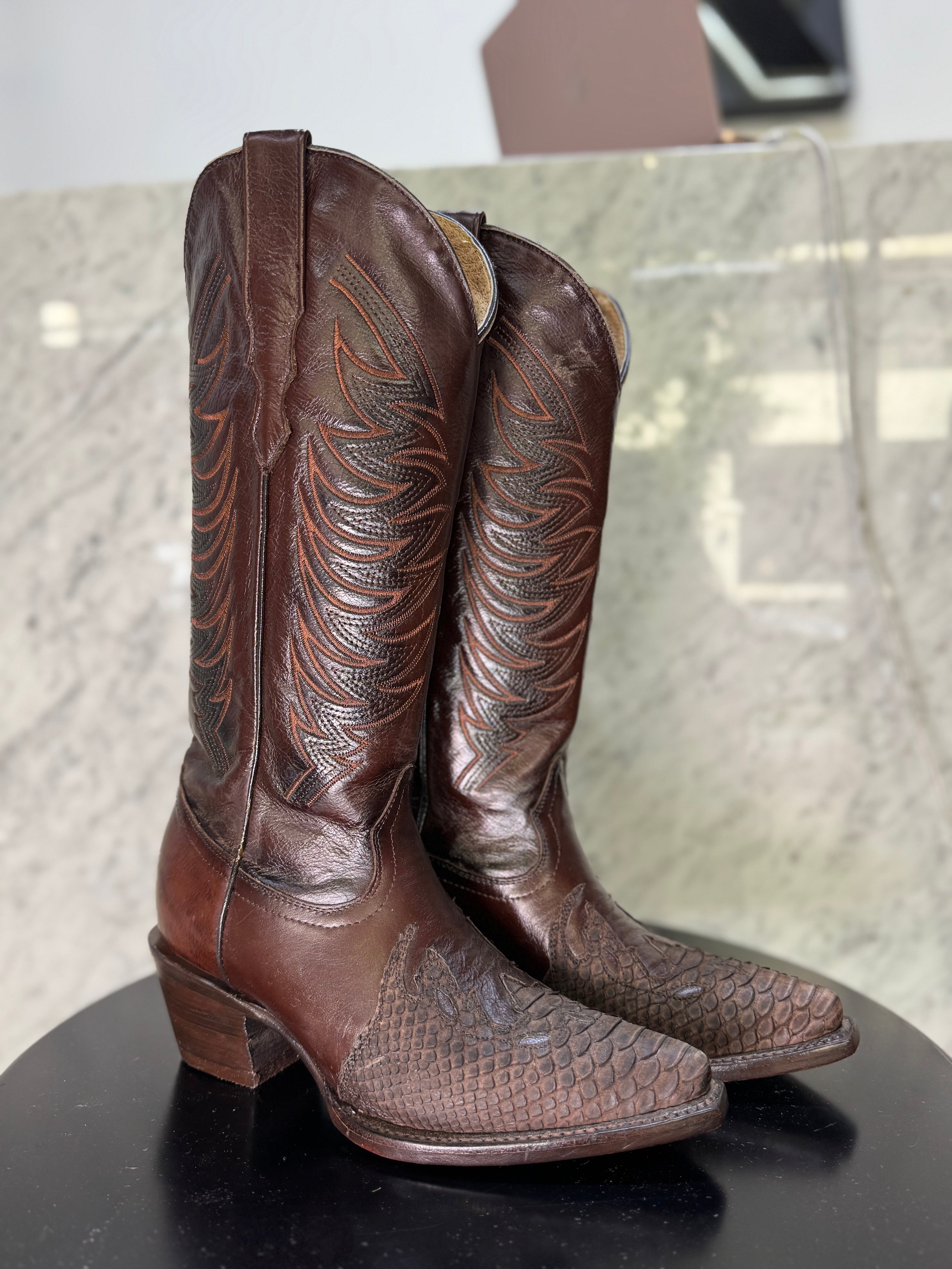 Cowgirl Dark Kendall Pointed Toe