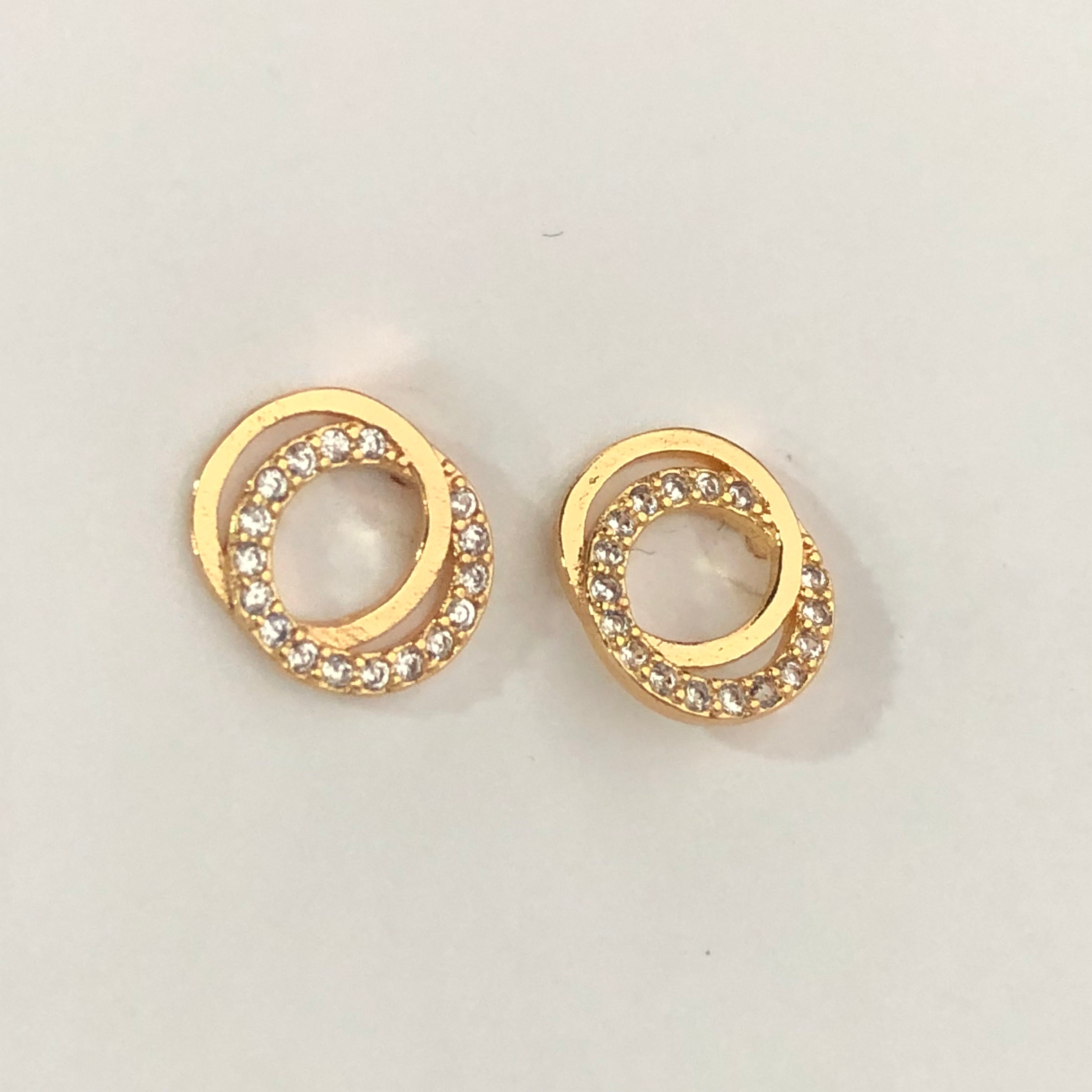 CIRCLE STUDS